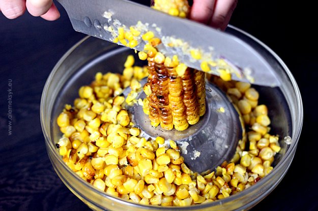 Jak obrać kukurydzę?