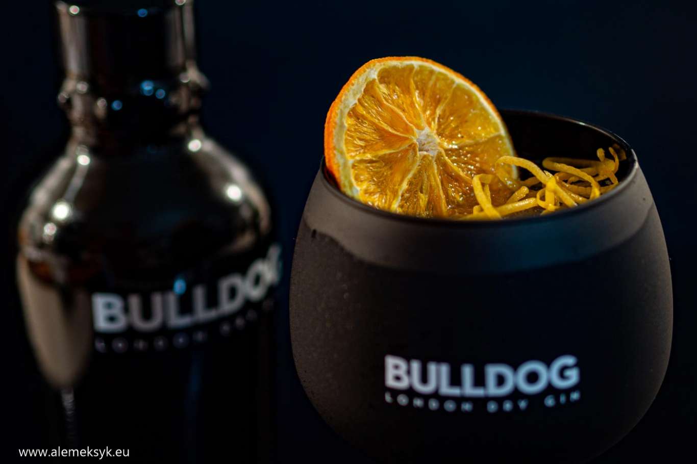 Bulldog Gin i kordiał grapefruitowy - rewelacyjny twist na bazie koktajlu Tom Collins