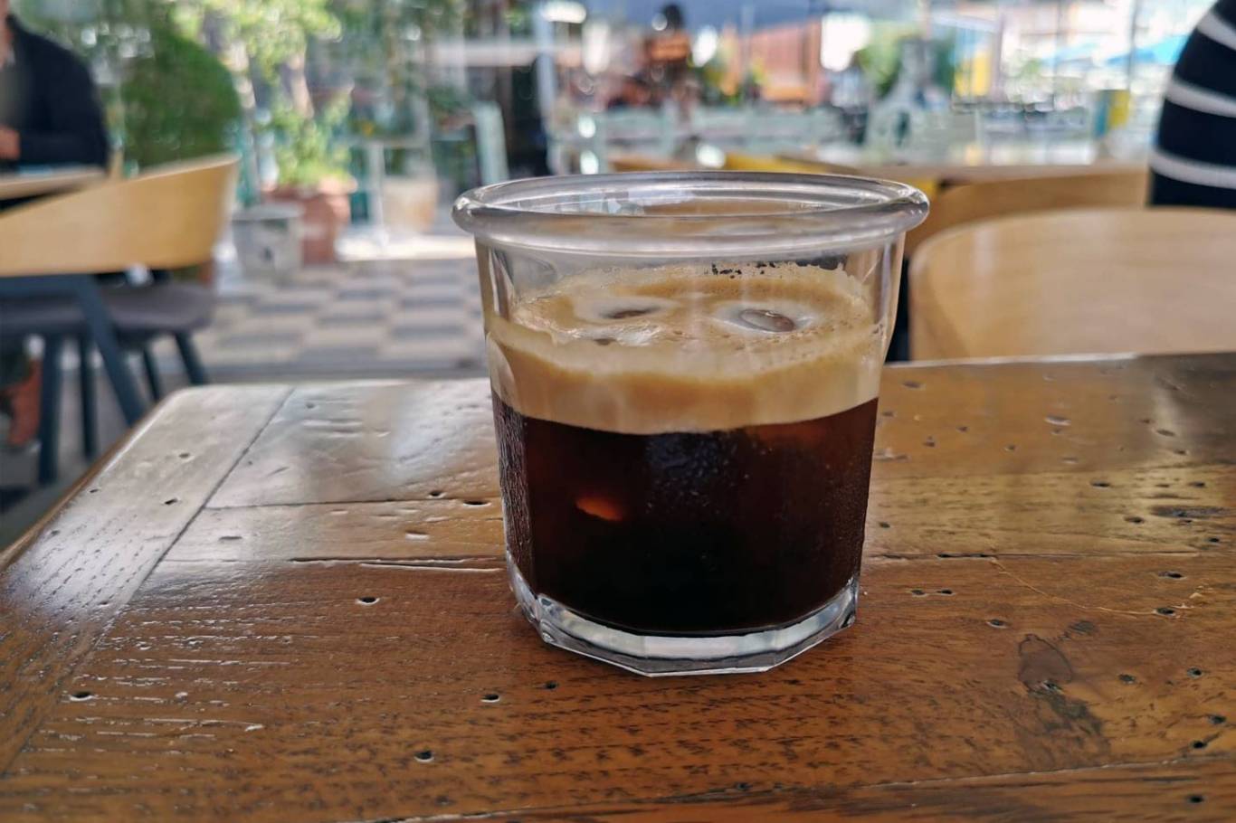 Freddo espresso - przepis na grecką kawę mrożoną