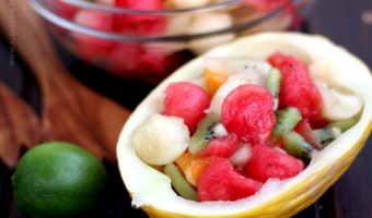 Sałatka owocowa z arbuza i melona - letnie orzeźwienie