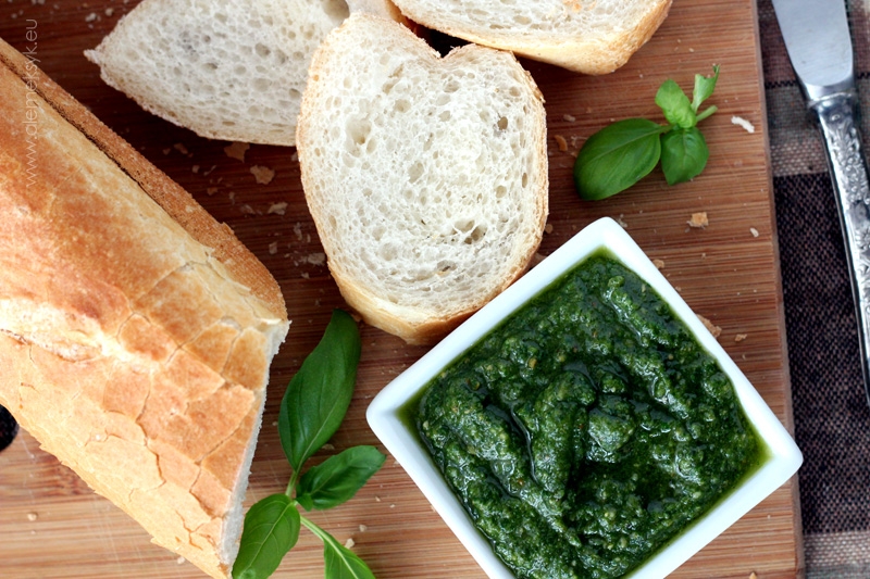 Domowe pesto bazyliowe