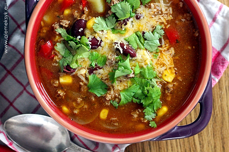 Pikantna zupa meksykańska z mięsem mielonym – pyszny sposób na wołowinę