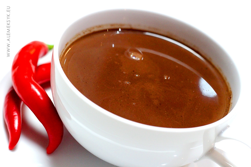 Gorąca meksykańska czekolada z chili