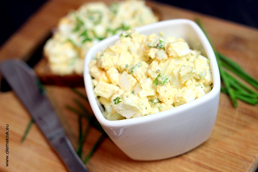 Prosta i szybka pasta jajeczna ze szczypiorkiem
