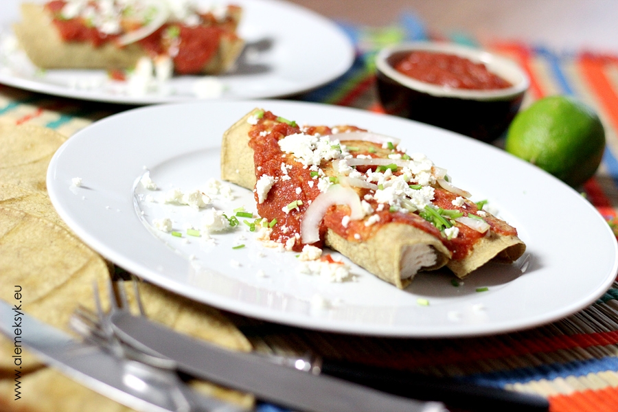 Enchilada z indykiem w sosie chipotle
