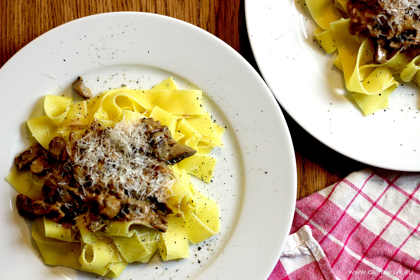 Makaron tagliatelle z suszonymi grzybami