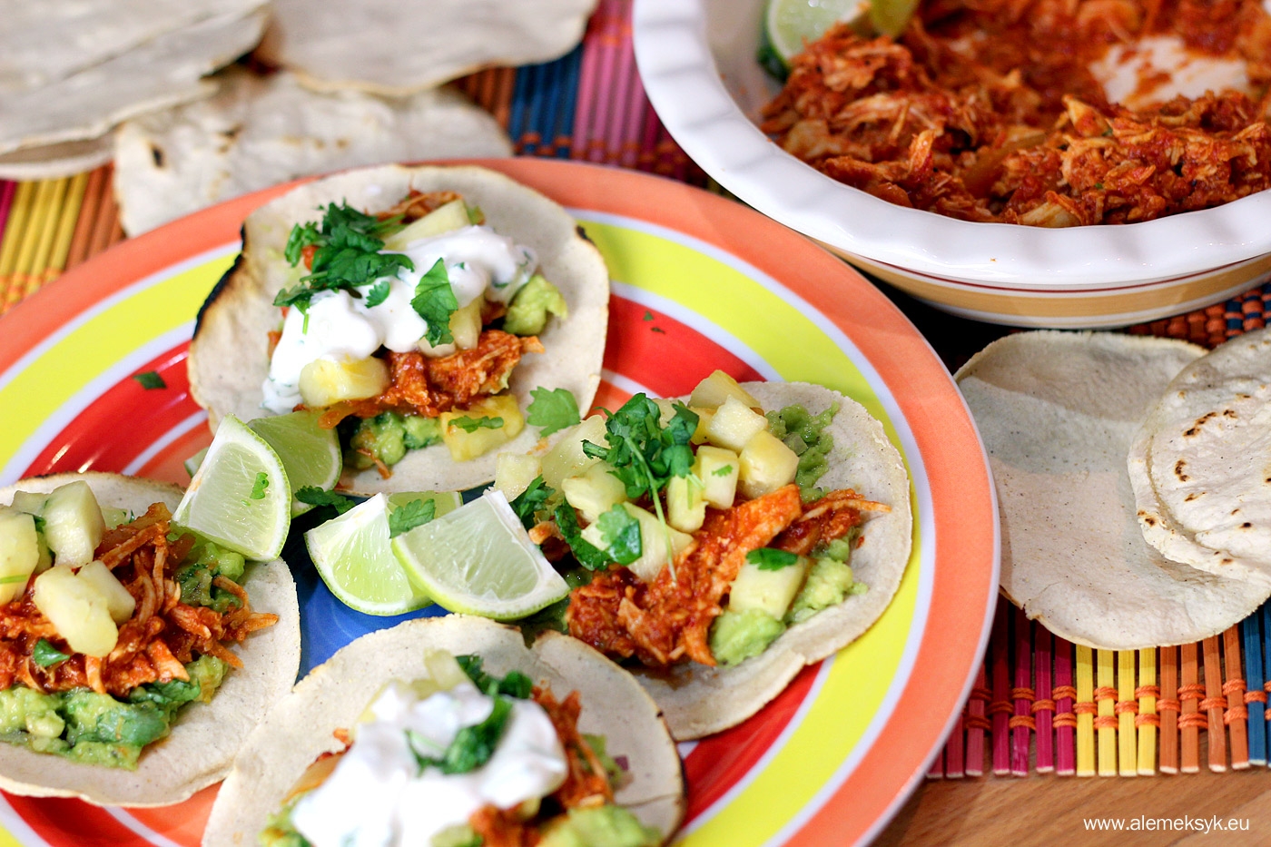 Tinga de pollo czyli kurczak po meksykańsku w sosie chipotle adobo