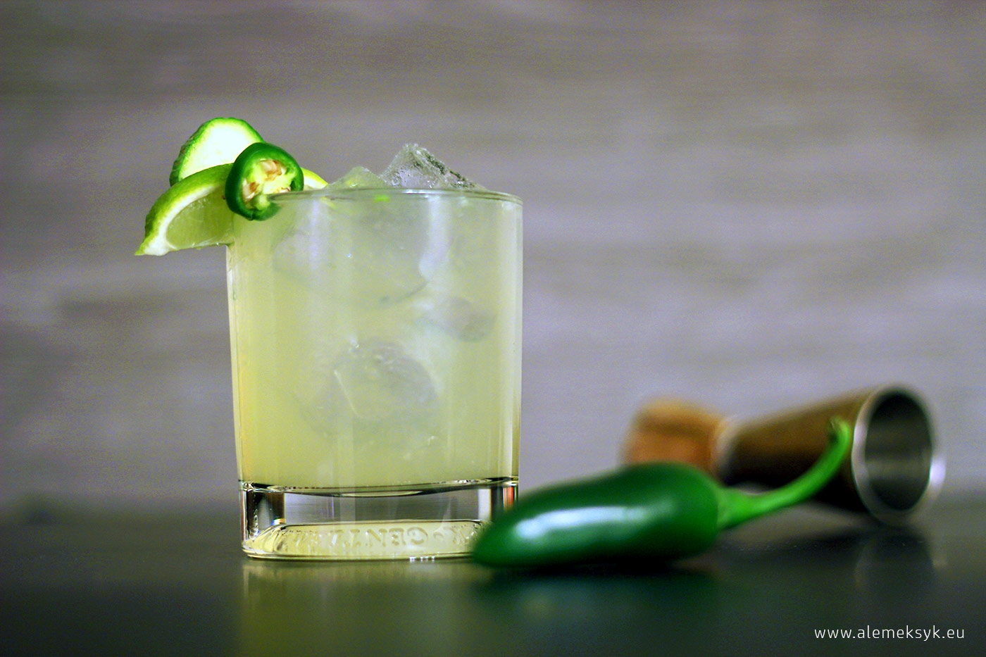 Pikantna margarita ogórkowa z jalapeno
