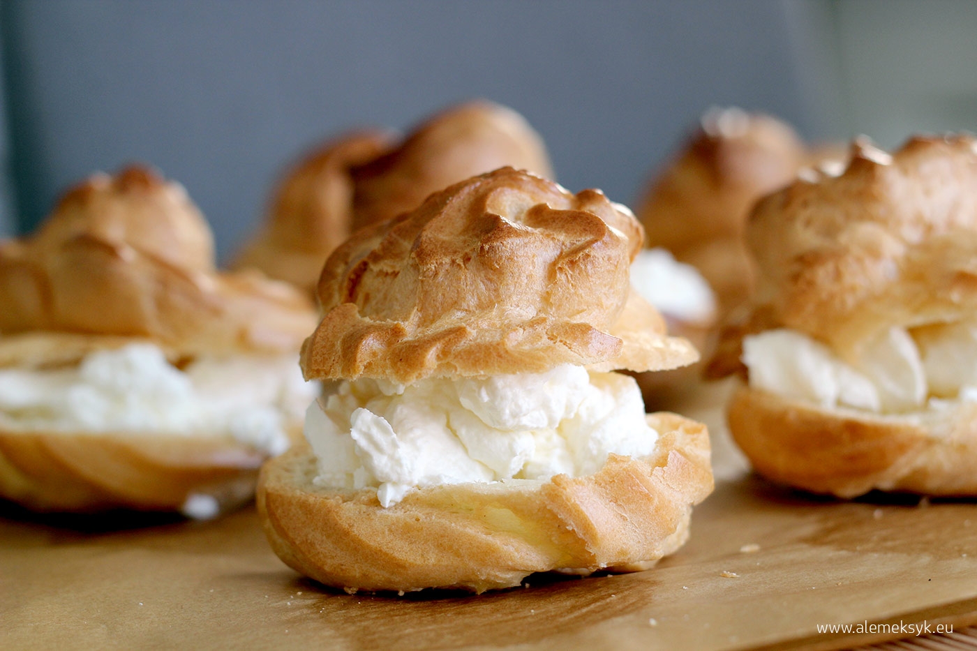 Klasyczne ptysie z bitą śmietaną
