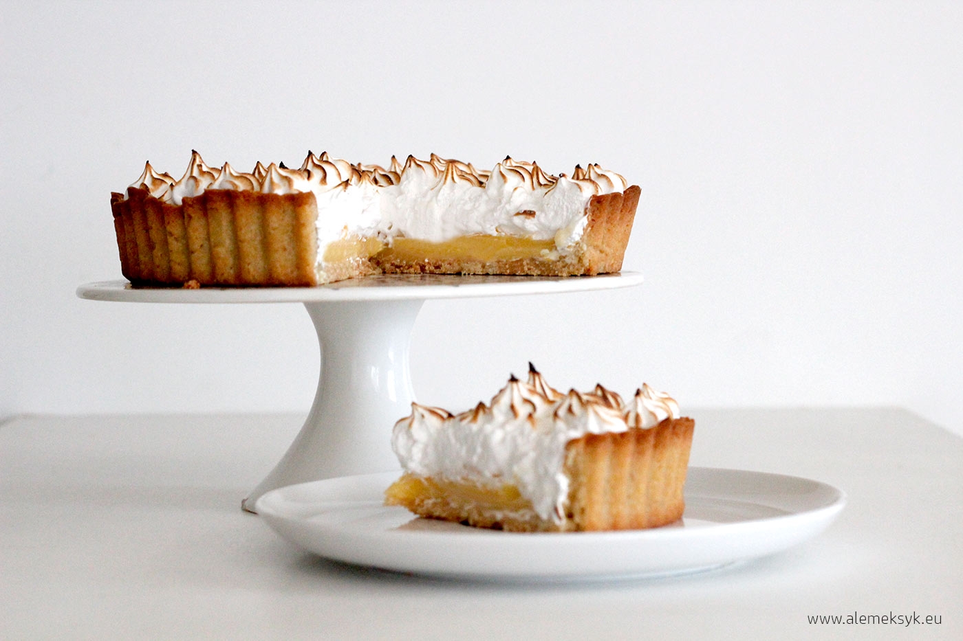 Tarta z masą lemon curd i włoską bezą – sprawdzony przepis