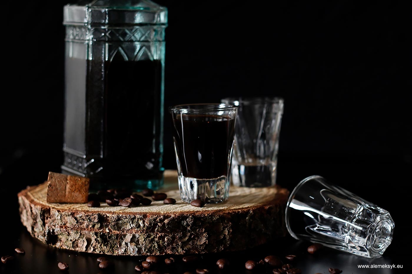 Jak zrobić domowy likier kawowy – odpowiednik meksykańskiego Kahlua