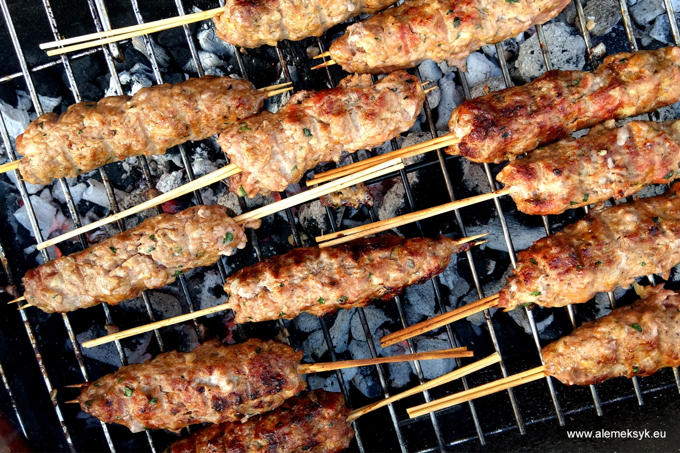 Grillowane kofty z wieprzowiny – aromatyczna karkówka w przepysznym wydaniu