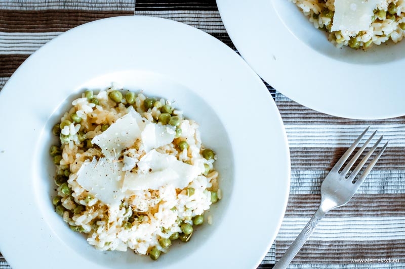 Boskie risotto na prosecco z zielonym groszkiem i lawendą