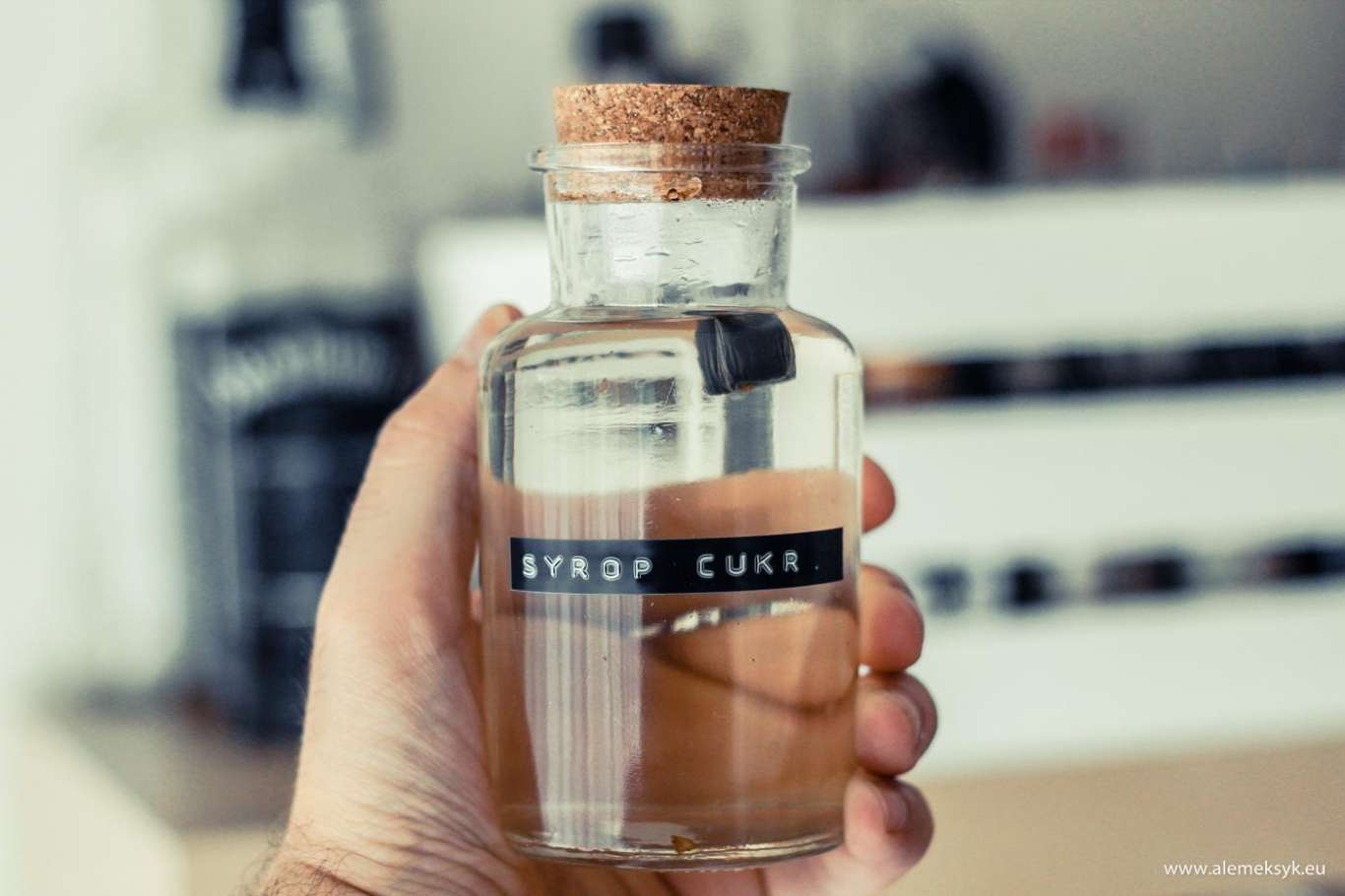 Jak przygotować syrop cukrowy, czyli simple syrup – barmański must have do drinków