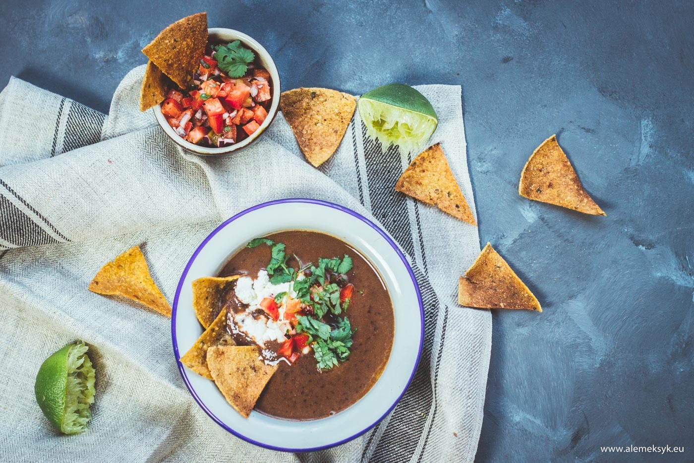 Zupa meksykańska z czarnej fasoli – bez mięsa też może być smacznie