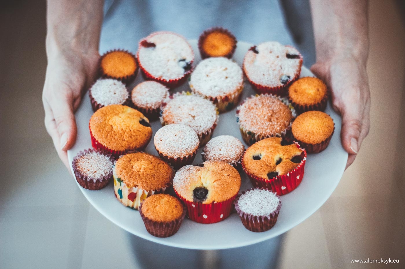 Przepis na babeczki limonkowo-maślane z borówkami – szybkie i łatwe w przygotowaniu