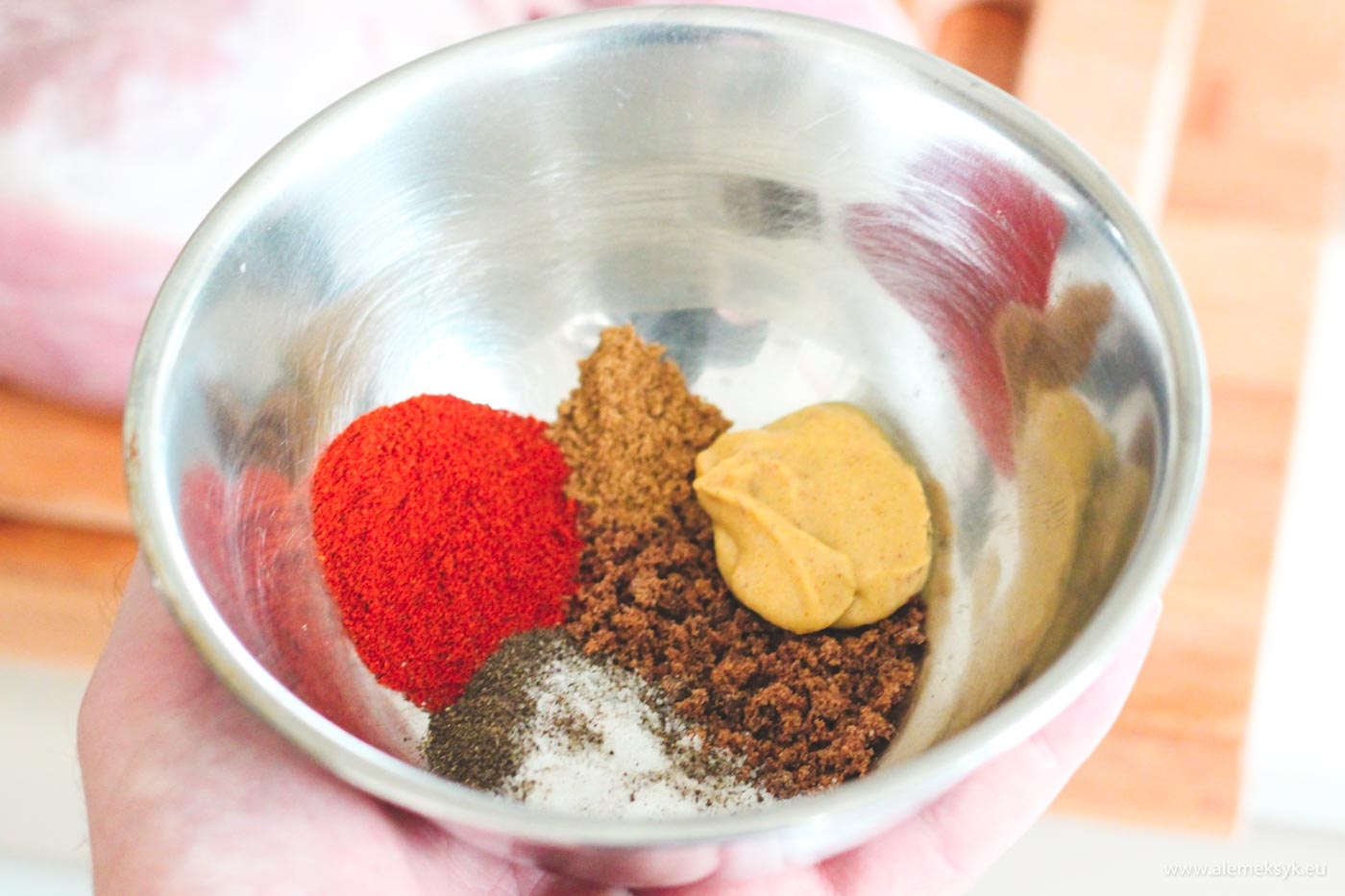 Świetna marynata do długo duszonej wieprzowiny – przepis dla leniwych