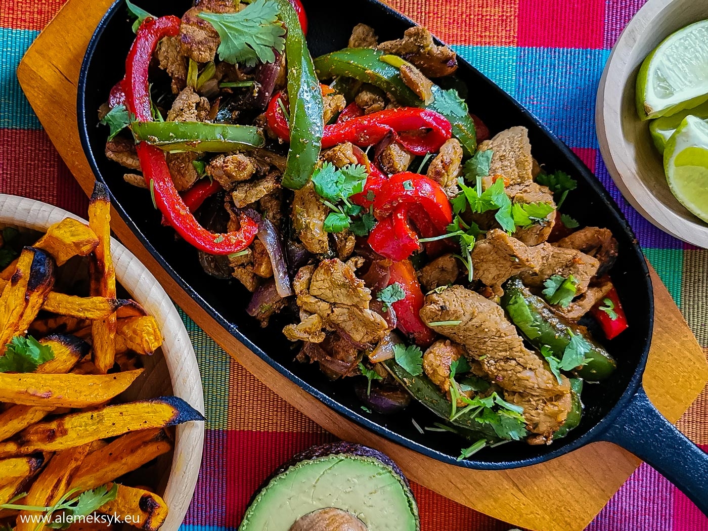 Fajita z polędwicy wieprzowej i frytki z batata – porządny kawałek kuchni tex-mex
