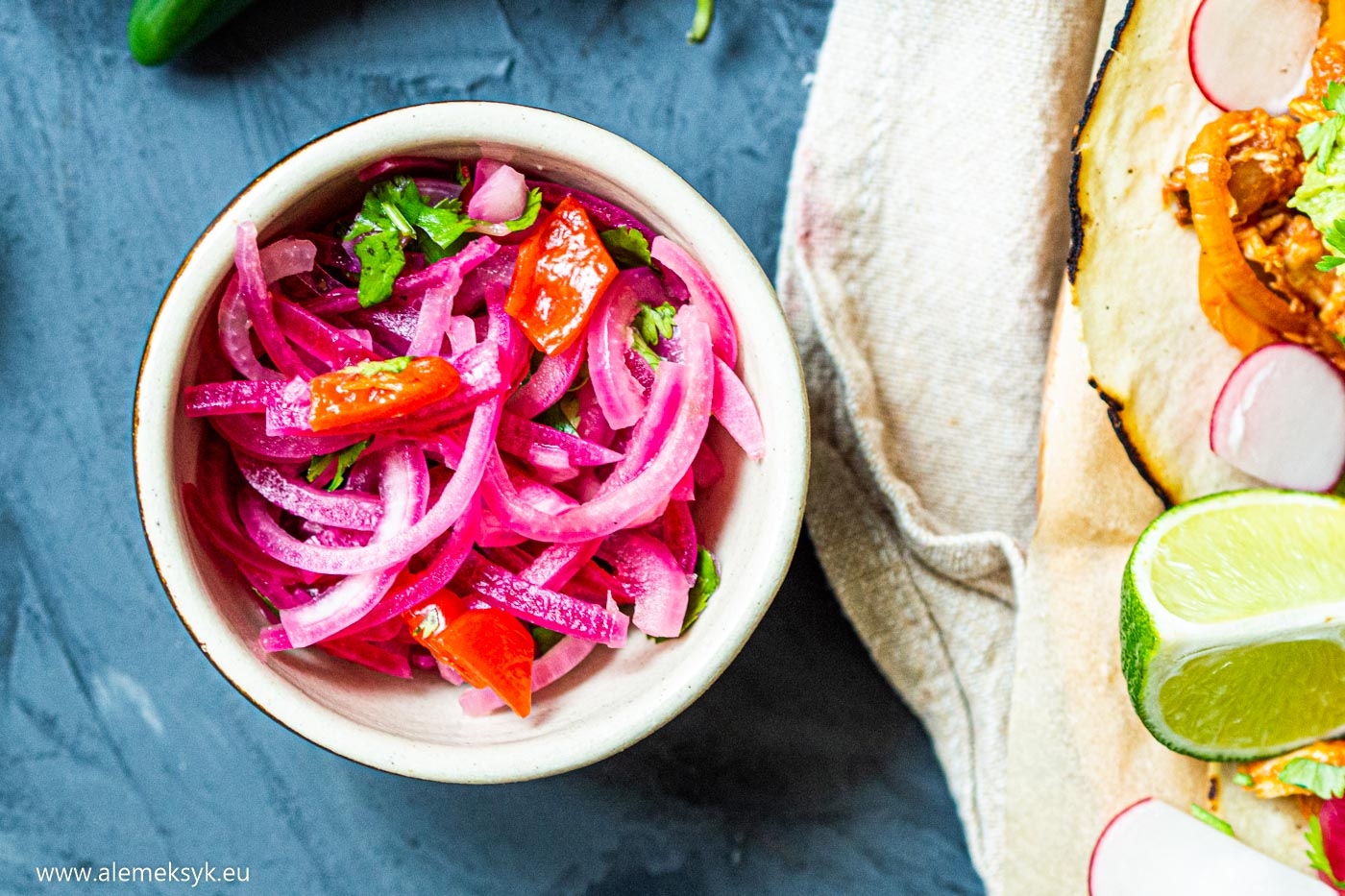 Czerwona cebula marynowana w grapefruicie i habanero – meksykański dodatek nie tylko do taco