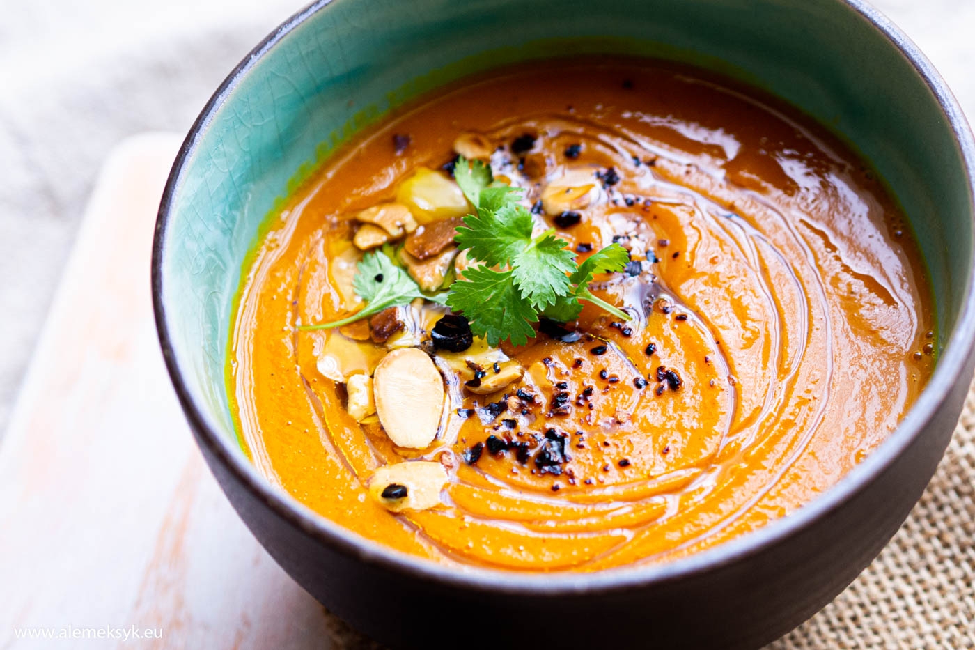 Krem z pieczonej dyni hokkaido – przepis tak prosty że prawie samo się robi
