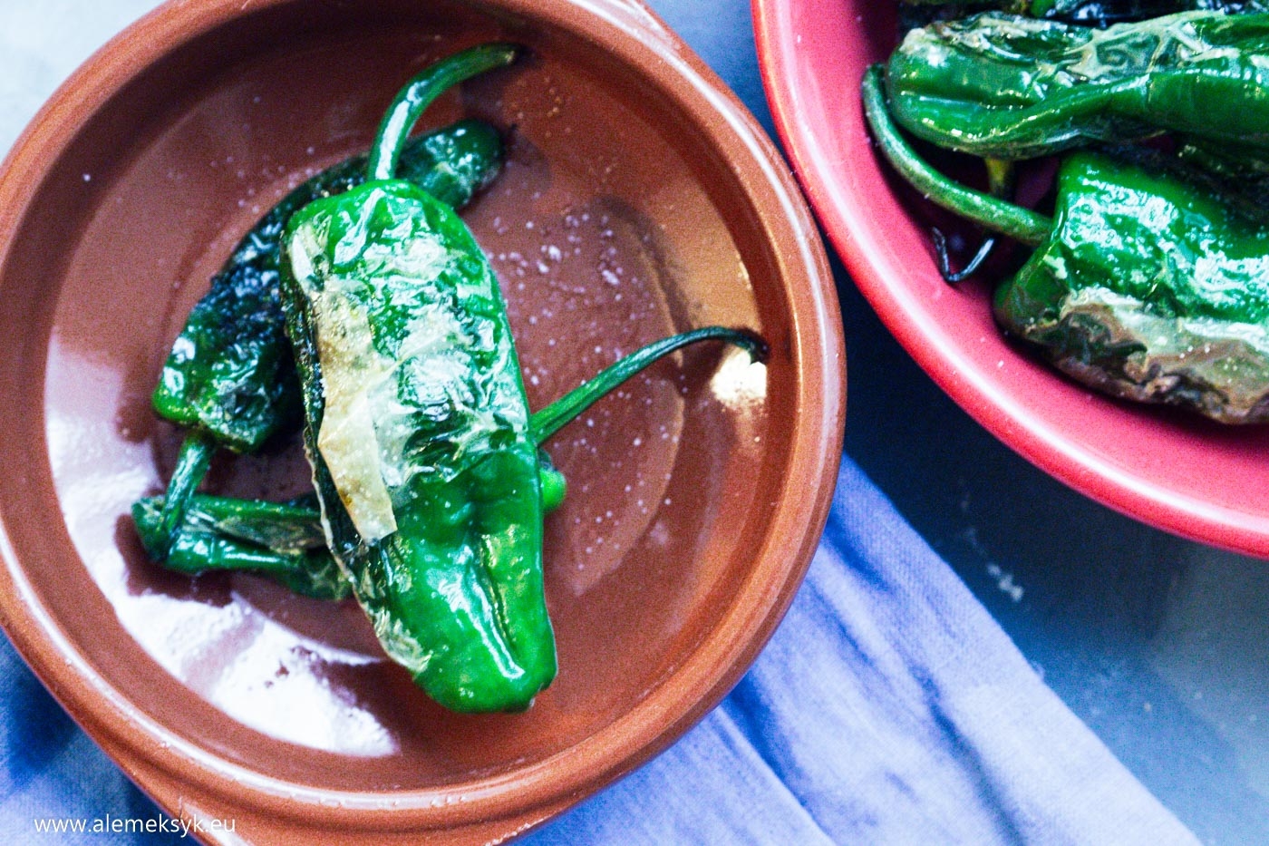 Pimientos de Padrón – hiszpańskie papryczki w postaci tapas