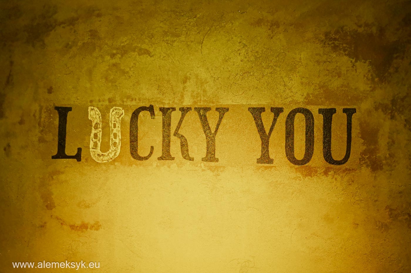 Tajemniczy cocktail bar w sercu Warszawy – jak znaleźć Donkey Shoe?