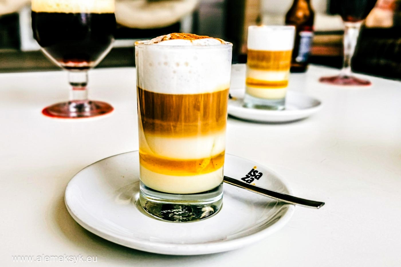 Przepis na kanaryjskie barraquito – czyli jak się przygotowuje kawę na Teneryfie?