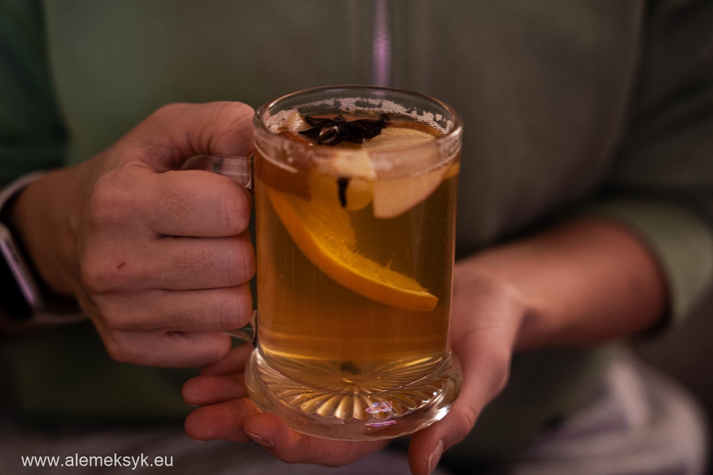 Grzaniec z białego wina – przepis na rozgrzanie w zimowe wieczory