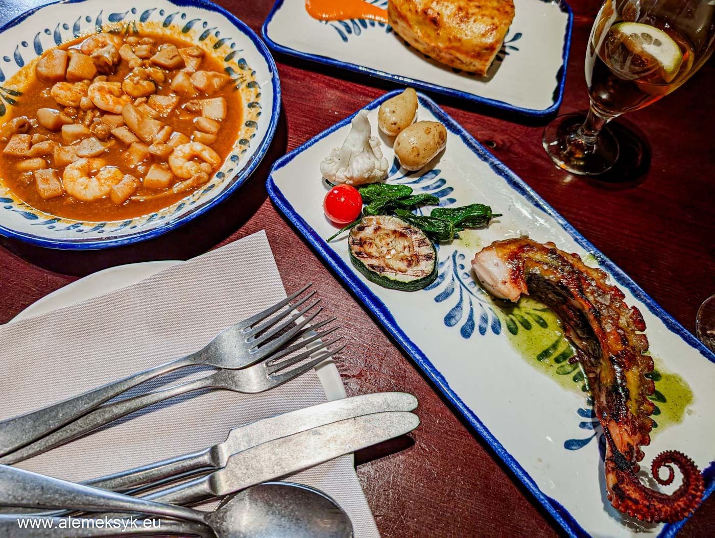 Bodegas El Pimpi – czyli gdzie dobrze zjeść w Maladze?