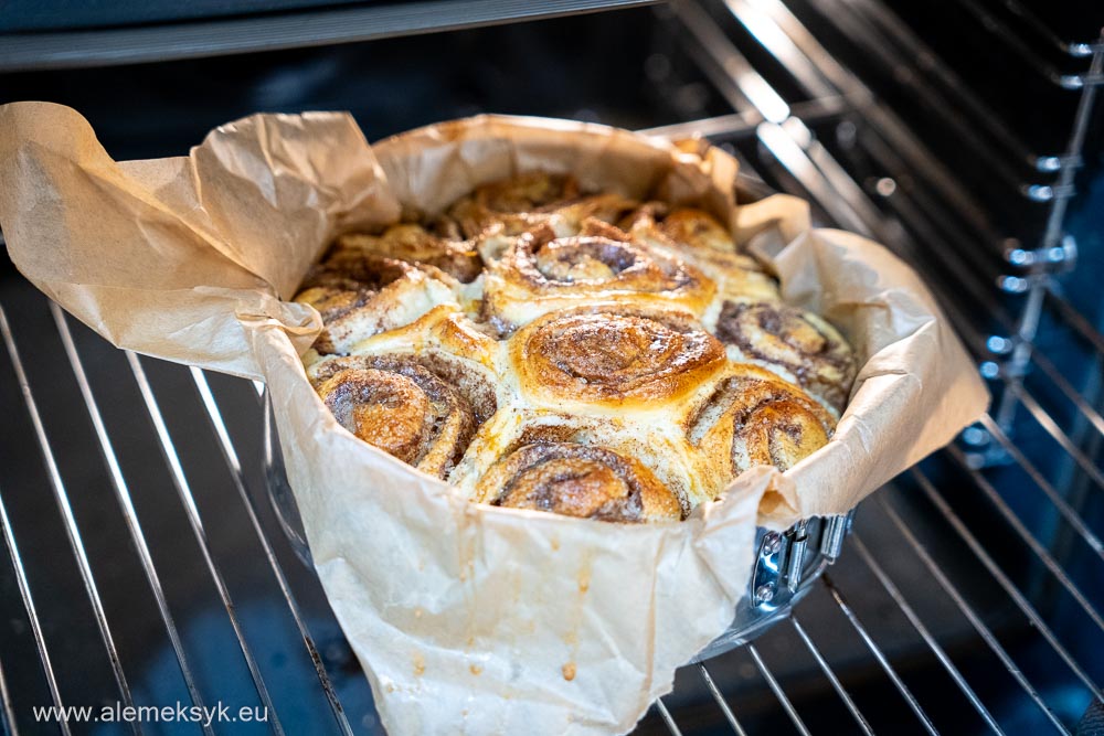 Cynamonki do rwania – najlepszy przepis na miękkie i puszyste bułeczki