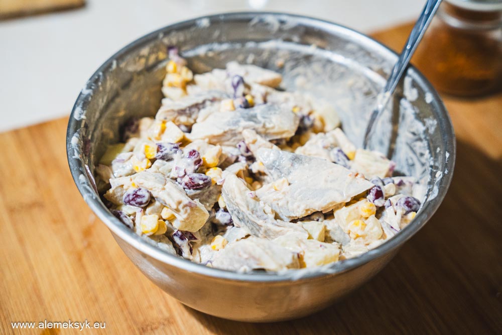 sałatka śledziowa po meksykańsku