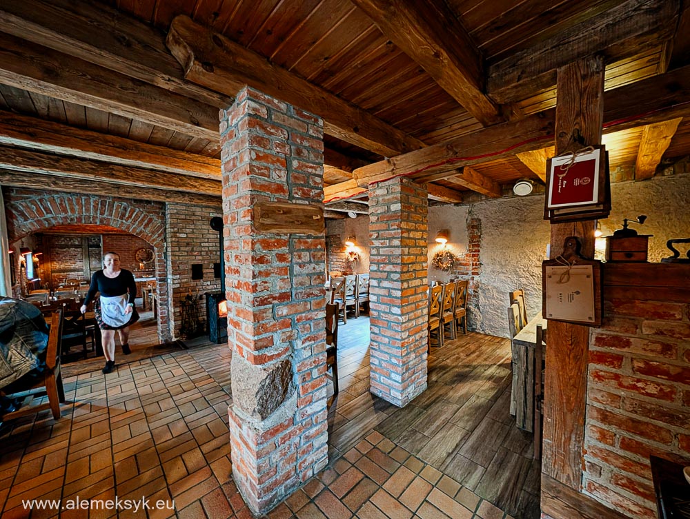 Gospoda Warmińska Butryny wnętrze restauracji klimat warmiński
