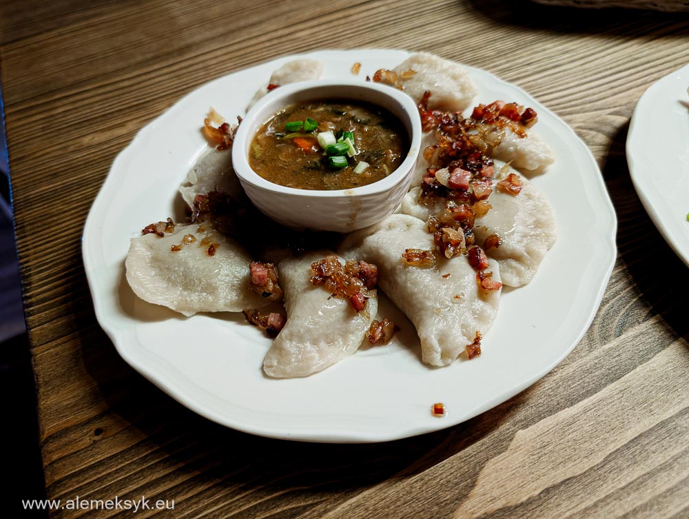 Gospoda Warmińska pierogi z mięsem i okrasą kuchnia warmińska